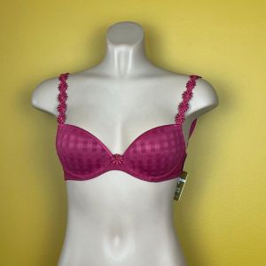 Avero deep red